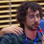 Италиялик журналист Европа комиссияси брифингида Ғазога оид савол берганидан кейин ишдан бўшатилди