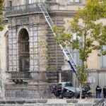 Луврни энди сув босди