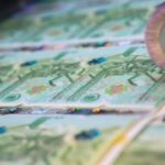 Туркманистон Марказий Осиёда биринчи бўлиб пластик пулни муомалага киритди