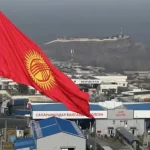 Қирғизистон Ўзбекистон билан чегарада 45 метрлик байроқ устунини ўрнатди