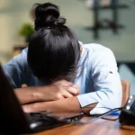 Ходимасига тегажонлик қилган раҳбардан 400 миллион сўм ходимага ундириб берилди (Видеофакт)