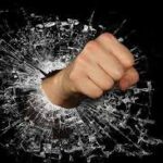 У уни ўзининг ёғига қовириб қўйди!.. У ҳатто қоврилаётгани билмасди!..