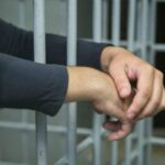 Тошкентда кечаси қизни кучоқлаб, унга шахвоний тегажоғлик қилган эркак 5 суткага қамалди