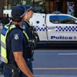 Австралияда 13 ёшли ўсмир қизга 109 та айблов қўйилди: У кунига ўртача 1,5 та жиноят содир этган