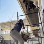 Мактаб, анави дарс берадиган кал бош ва патак соч бир тийин… Эй-й, тўхта, нега мен бир тийин бўларканман!  (Видео)