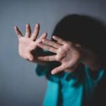 Иккита яҳудий ўта исқирт йўлга ўтди. Улар боғча боларига жинсий зўравонлик қилишган!.. Болалар ҳам яҳудий!..