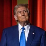 Трамп АҚШ ҳарбий-денгиз кучларига Ҳурмуз бўғозида мина ўрнатишга уринган ҳар қандай кемага қарши ўт очишни буюрди