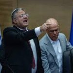 &laquo;Эй-й, Трамп! &laquo;Дональд Дак&raquo; нусха! “Отиш керак бўлса отда, вақилламай!”