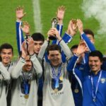 Нима учун АҚШ Ўзбекистон футболчиларининг миллионлаб маблағларини олиб қўяди? ЖЧ-2026 олдидаги солиқ тўсиғи