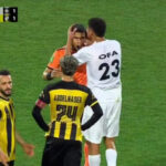 Футболчи ҳакамга ўз изҳорини яширолмади ва бу жараён интернетда &laquo;вирус&raquo; каби тарқалди (Видео)