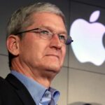 Тим Кук Apple раҳбарлигидан кетишини расман маълум қилди