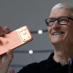 Apple рекорд даромад қайд этди: чиплар тақчиллиги ва раҳбариятдаги ўзгаришлар кутилаётган босимни оширмоқда