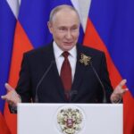 Россия президенти Владимир Путин санкциялар босимига қарамай, мамлакат саноати жадал ўсишда эканини маълум қилди
