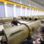 Ким Чен Ин ракеталар ишлаб чиқарилиши жараёнини кўздан кечирди 