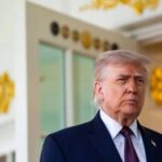 Трамп Эрон билан музокараларнинг тўхтатилиши автоматик равишда бомбардимонларга қайтишни англатмаслигини айтди