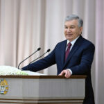 Шеърлари “хит” қўшиқларга айланган шоир, ёзувчи ва драматурглар тақдирланади