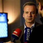 Аркадий Дворкович FIDE раҳбарлигини тарк этди