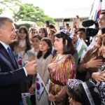 Президент Сеулда Жанубий Кореяда ўқиётган ва ишлаётган ўзбекистонликлар билан учрашди
