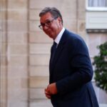 Сербия президенти Александр Вучич истеъфога чиқди
