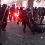 Парижда полиция намойишчиларга қарши кўздан ёш оқизувчи газ ва таёқчалардан фойдаланди