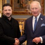 Британия қироли Карл III Зеленскийни Букингем саройида қабул қилди