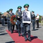 Зеленский Украинада қайта дафн этиладиган “тарихий шахслар” рўйхатини шахсан ўзи белгиламоқда
