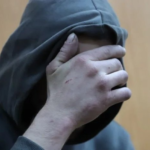 Фарғонада аёл фарзандларини онасига ташлаб, Россияга кетди. Фарзанд эса отага берилди